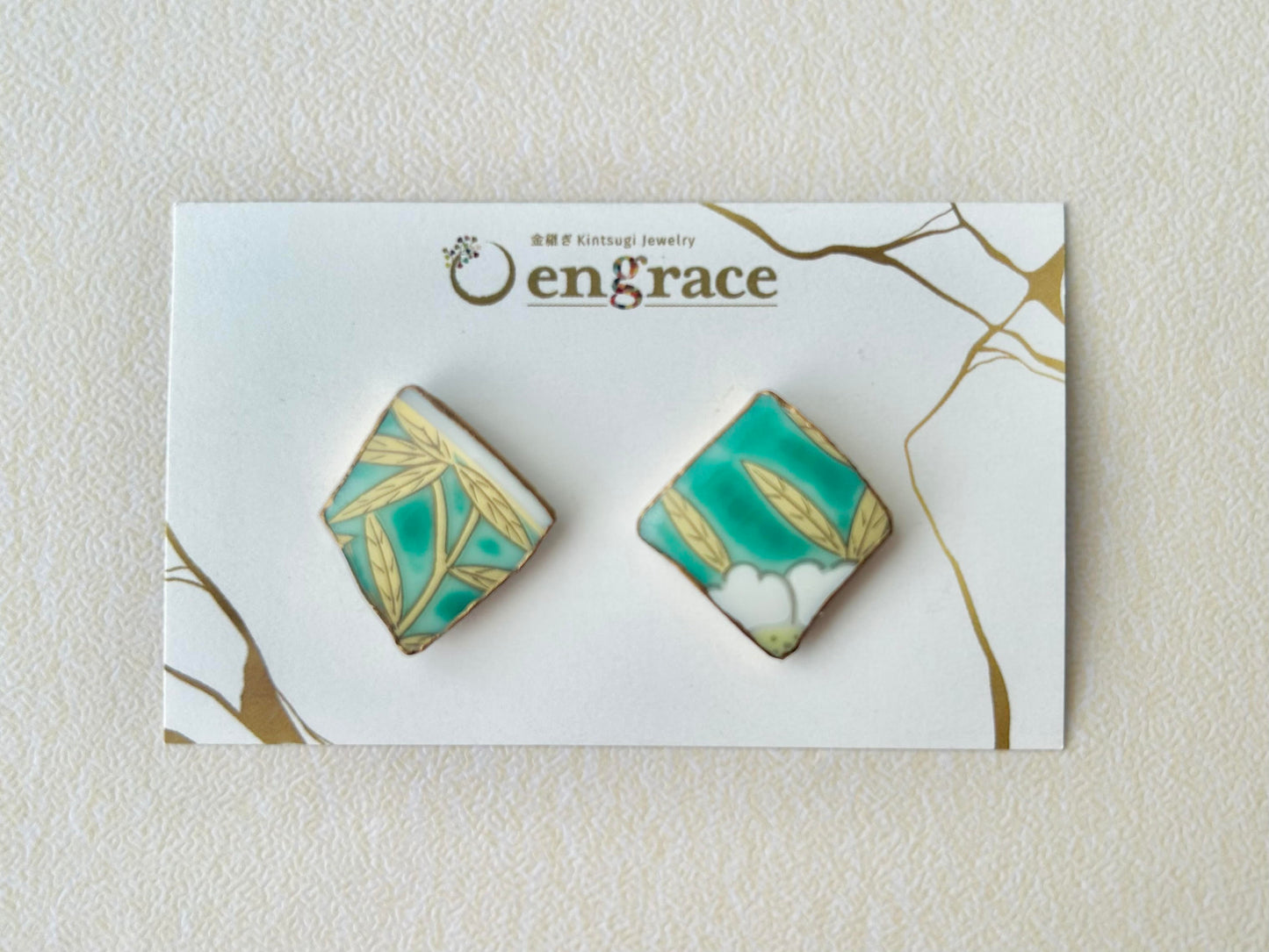 Imari Ware Kintsugi Titanium Earrings Gold Carnelian