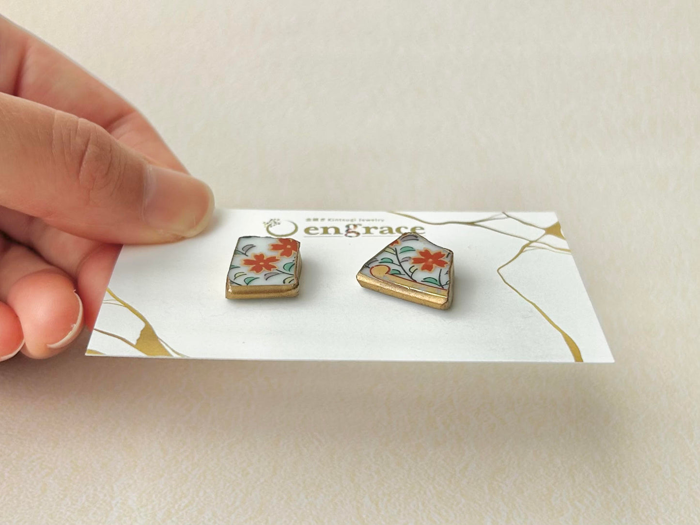 Imari Ware Kintsugi Titanium Earrings Gold Carnelian