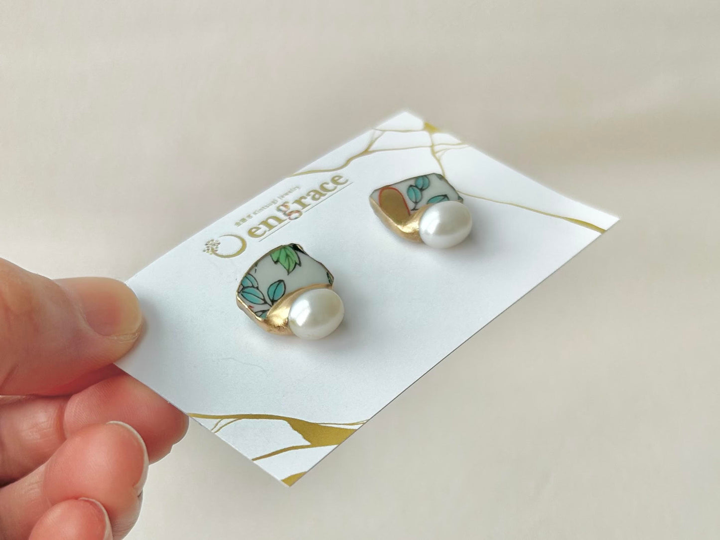 Imari Ware Kintsugi Titanium Earrings Gold Carnelian