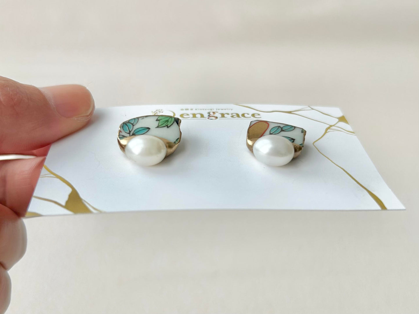 Imari Ware Kintsugi Titanium Earrings Gold Carnelian