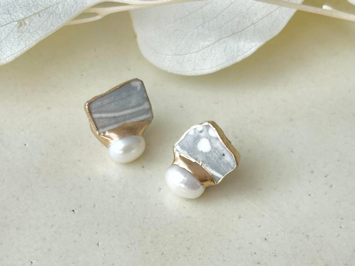 京焼 金継ぎ サージカルステンレスピアス グレー 淡水パール 天然石 伝統工芸 #183