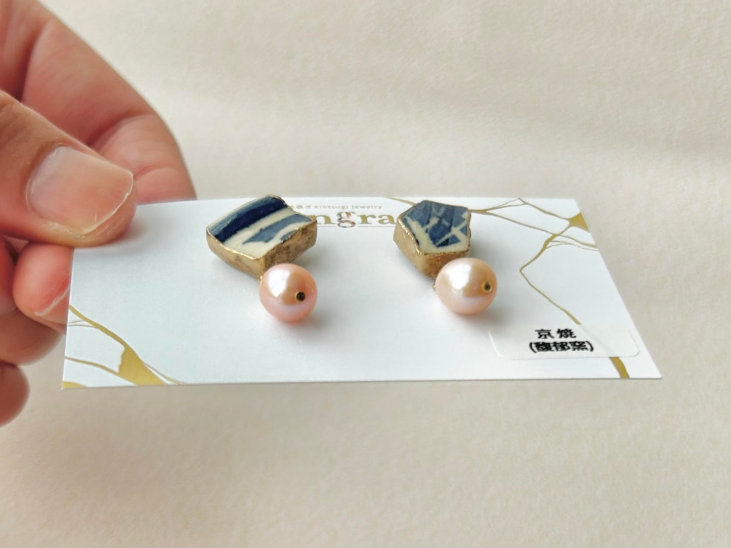 Imari Ware Kintsugi Titanium Earrings Gold Carnelian