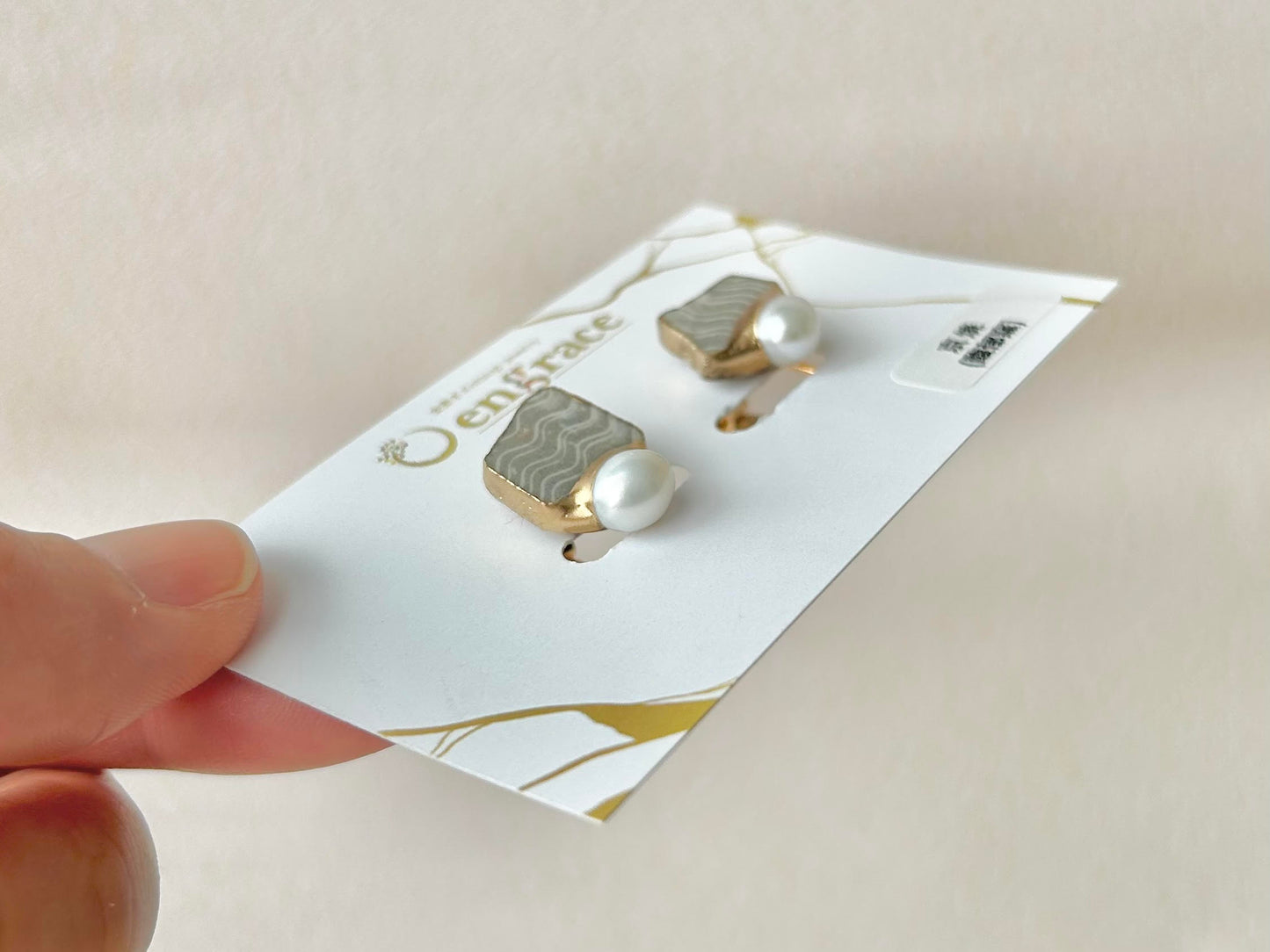 Imari Ware Kintsugi Titanium Earrings Gold Carnelian