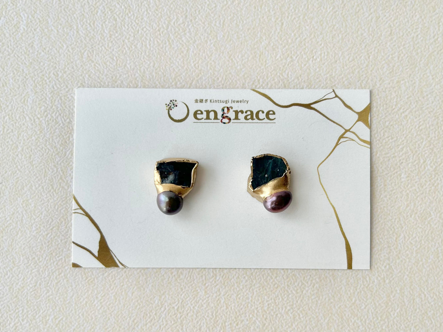 Imari Ware Kintsugi Titanium Earrings Gold Carnelian