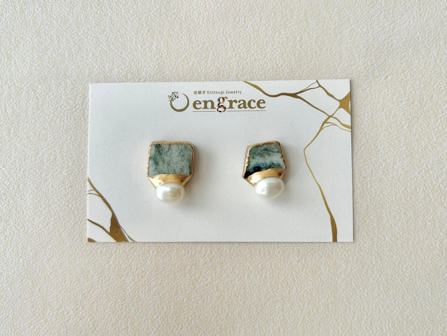 Imari Ware Kintsugi Titanium Earrings Gold Carnelian