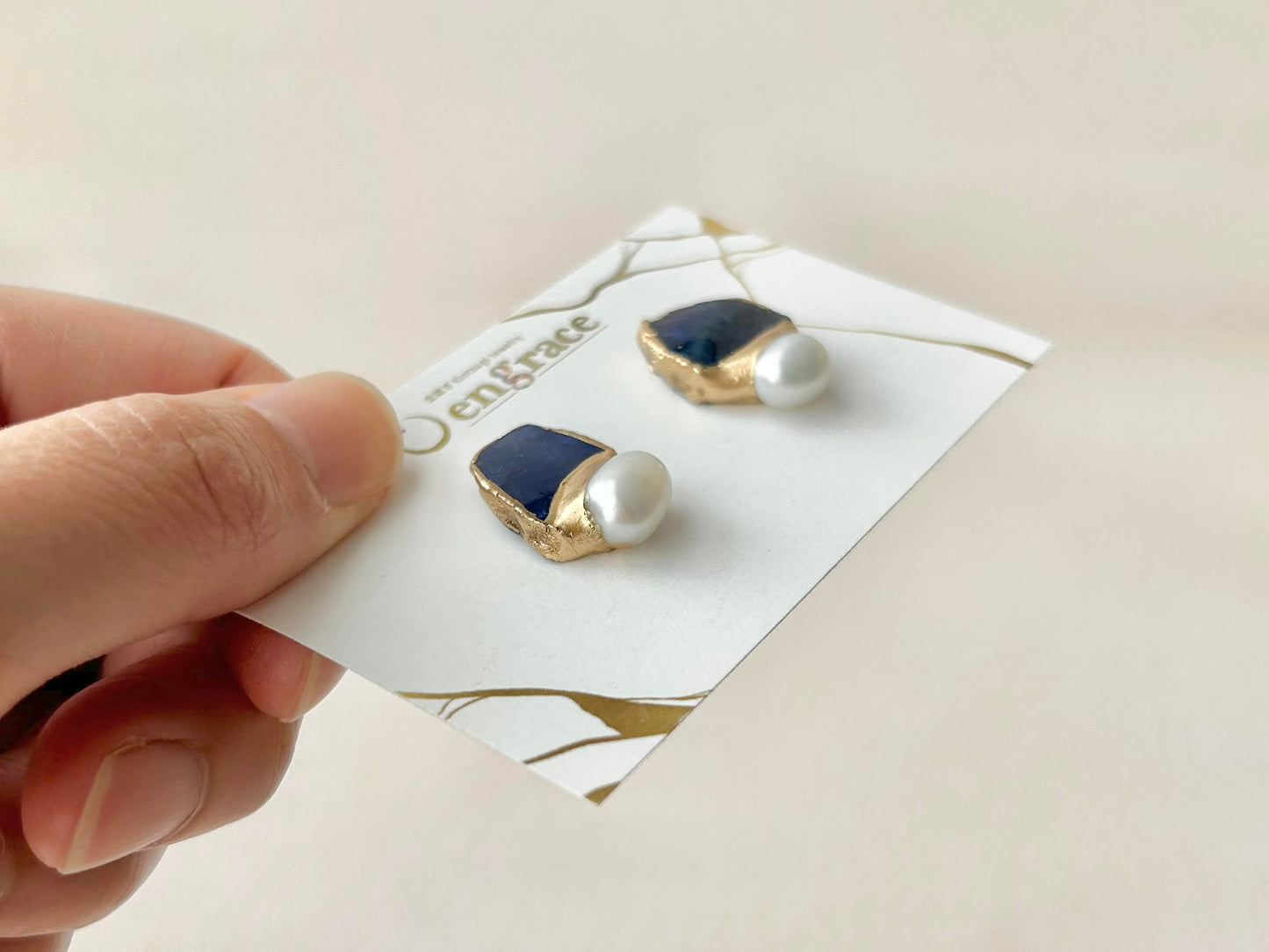 Imari Ware Kintsugi Titanium Earrings Gold Carnelian