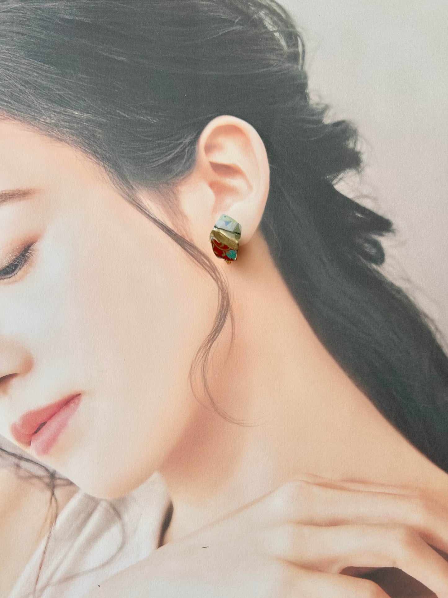 Imari Ware Kintsugi Titanium Earrings Gold Carnelian