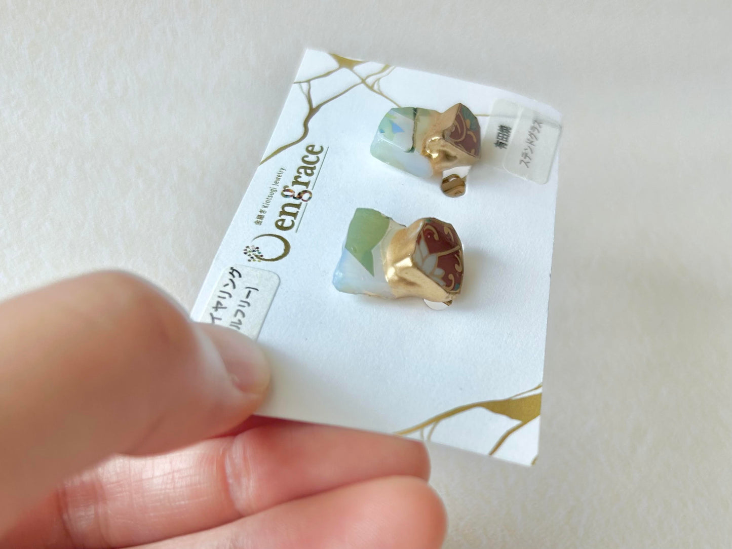 Imari Ware Kintsugi Titanium Earrings Gold Carnelian