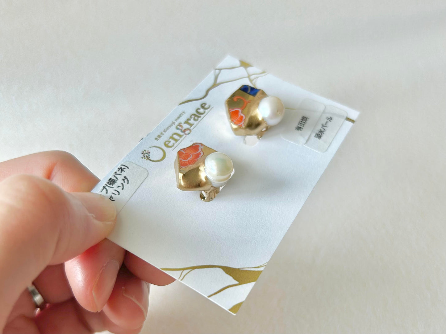 Imari Ware Kintsugi Titanium Earrings Gold Carnelian