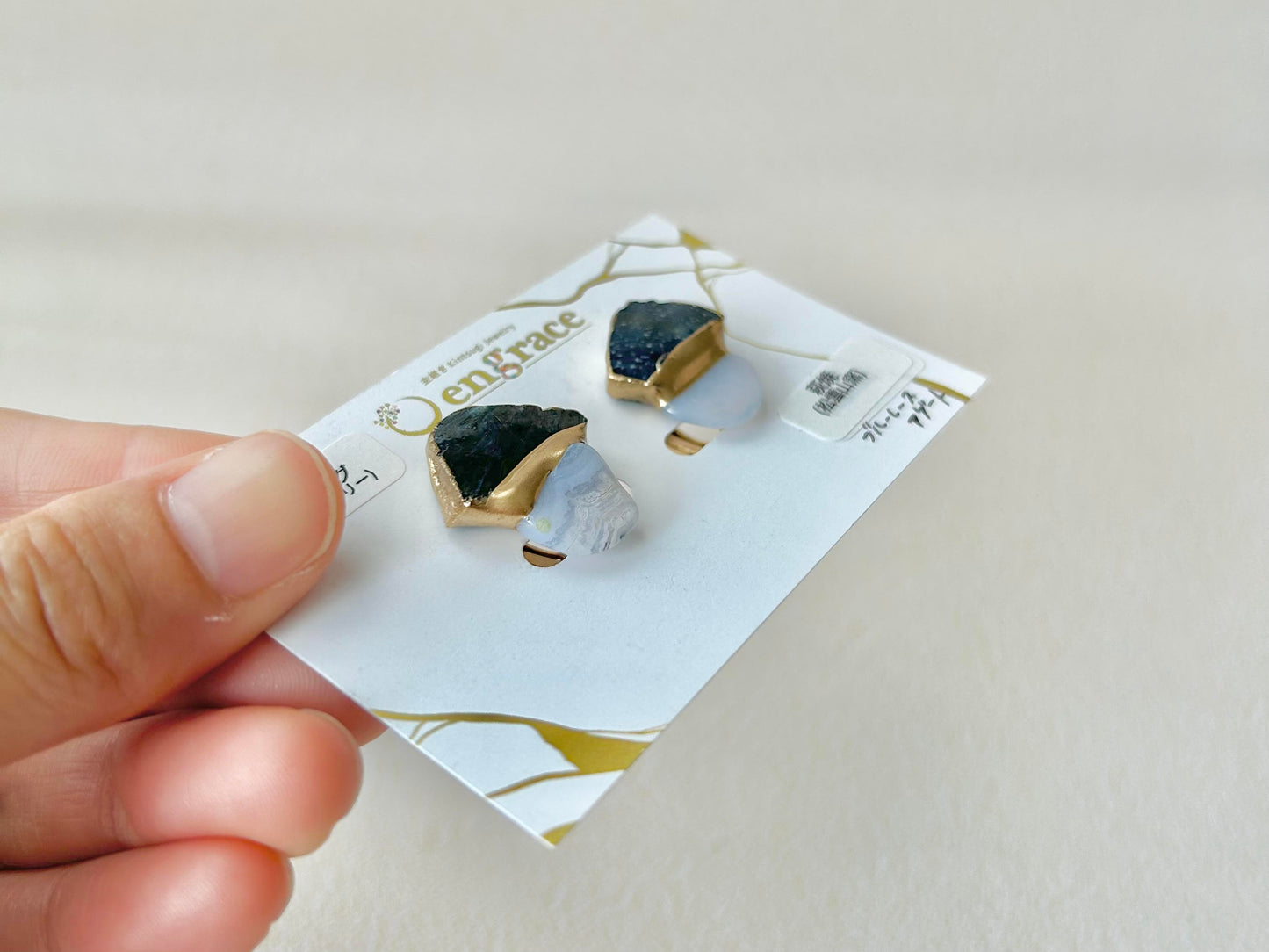 萩焼 金継ぎ ネジバネ式イヤリング 藍色 ブルーレースアゲート 天然石 伝統工芸 #198