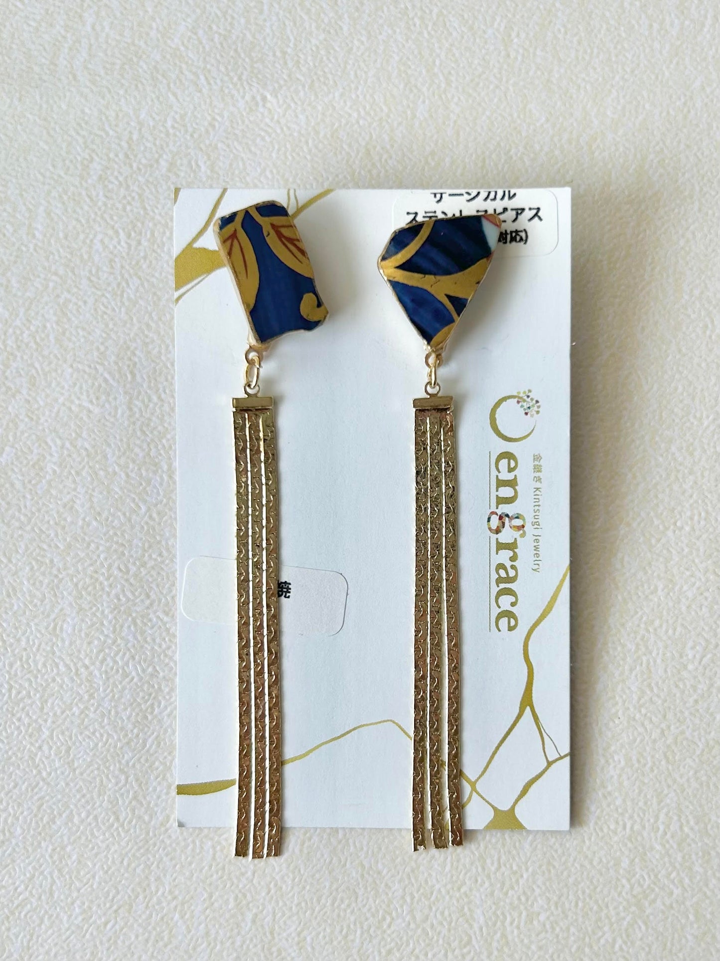 Imari Ware Kintsugi Titanium Earrings Gold Carnelian