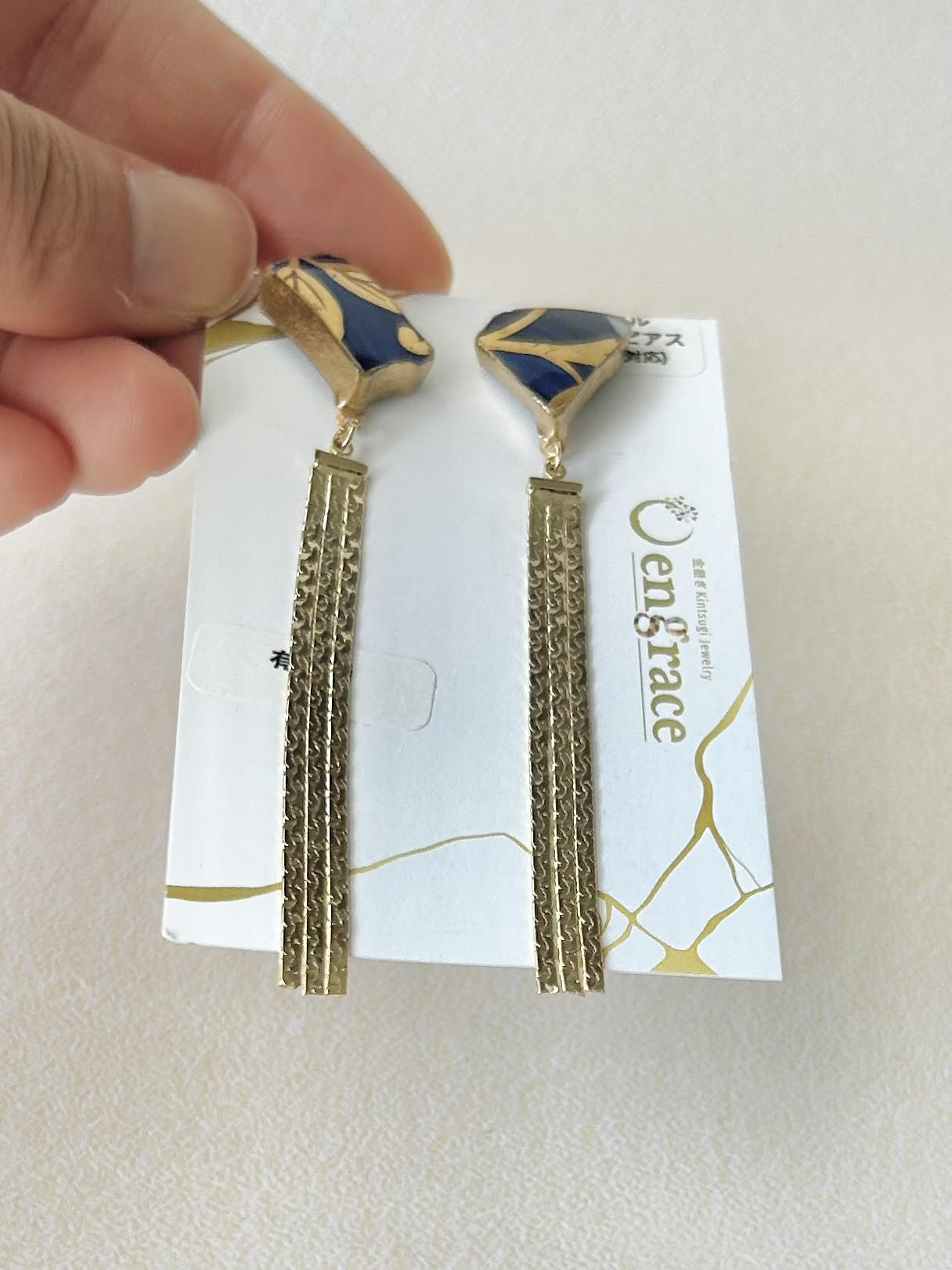 Imari Ware Kintsugi Titanium Earrings Gold Carnelian