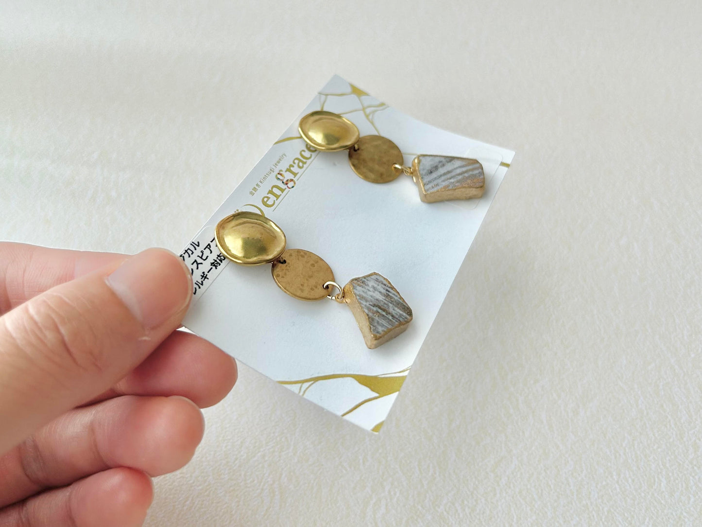Imari Ware Kintsugi Titanium Earrings Gold Carnelian