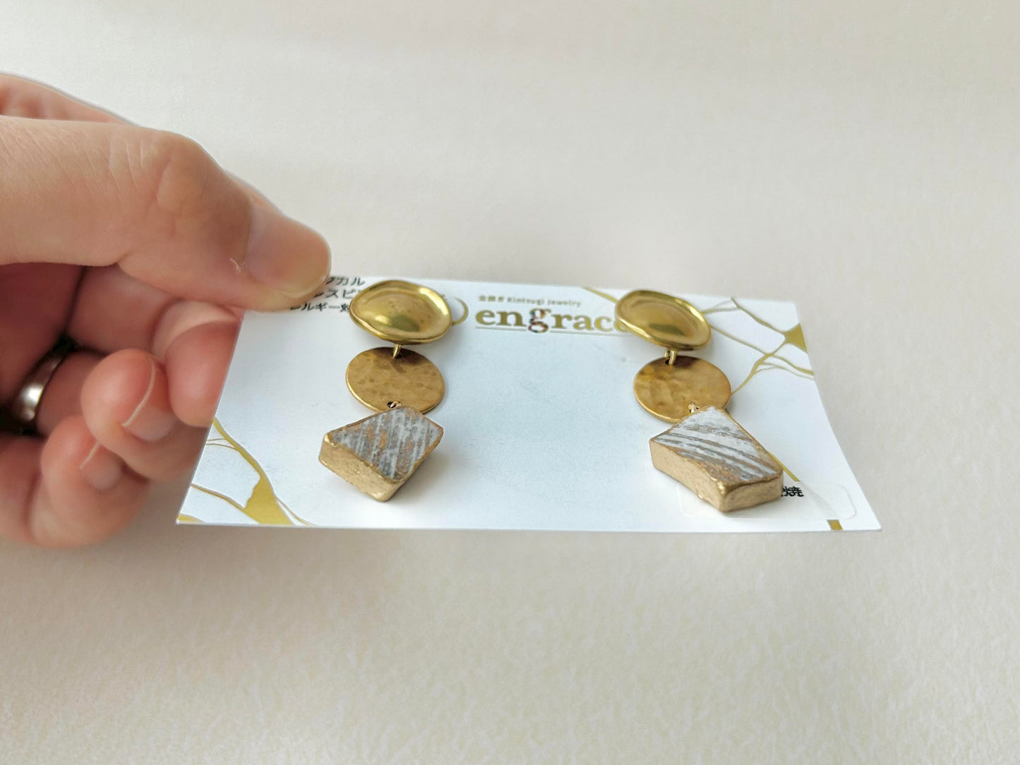 Imari Ware Kintsugi Titanium Earrings Gold Carnelian