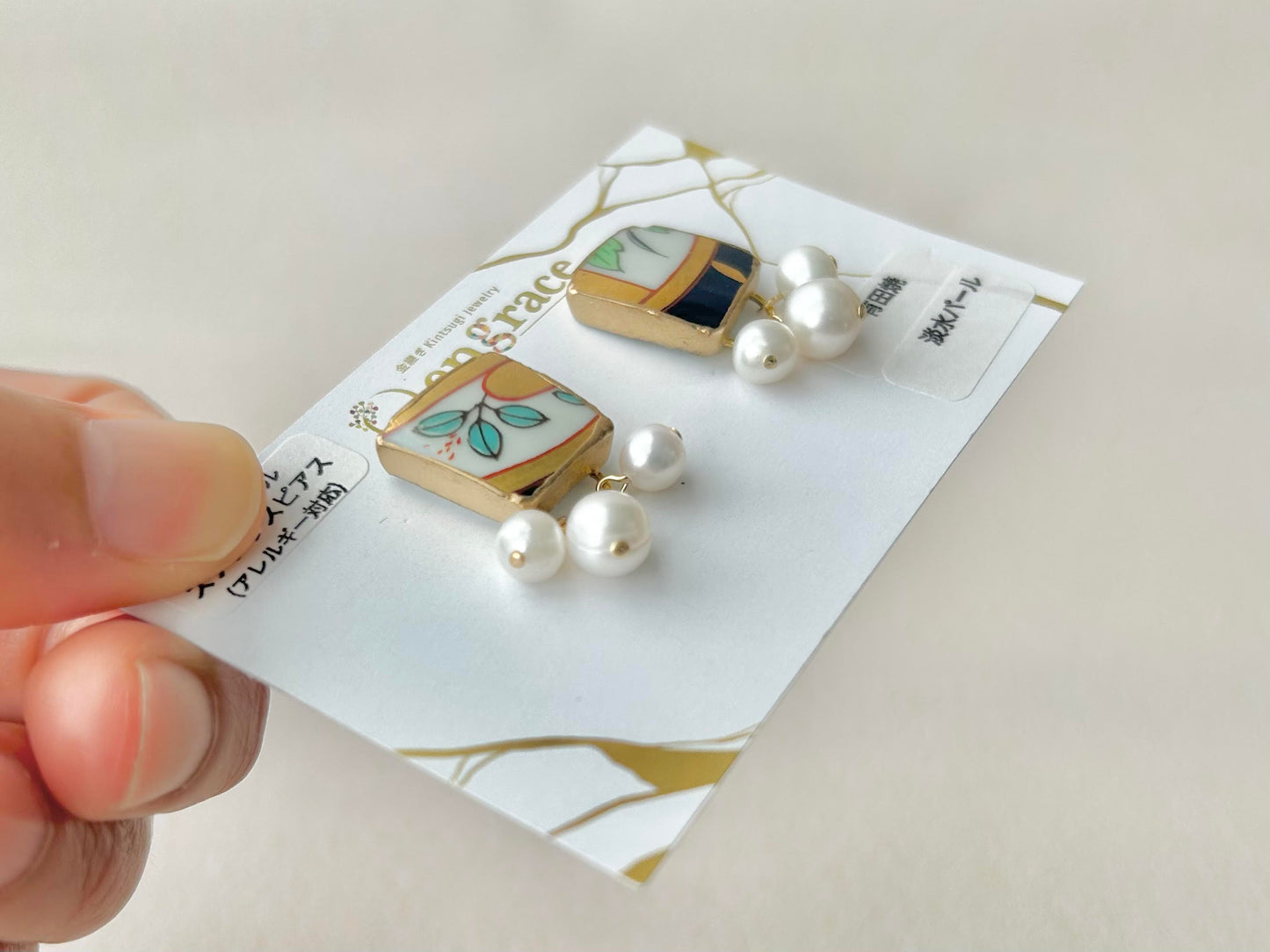 Imari Ware Kintsugi Titanium Earrings Gold Carnelian