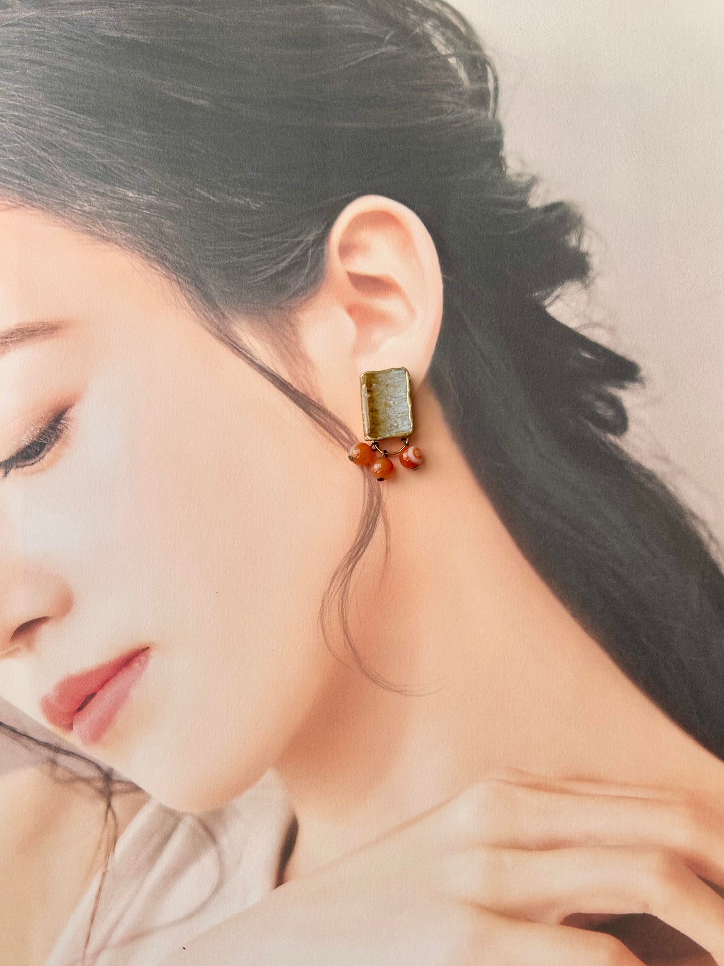 Imari Ware Kintsugi Titanium Earrings Gold Carnelian