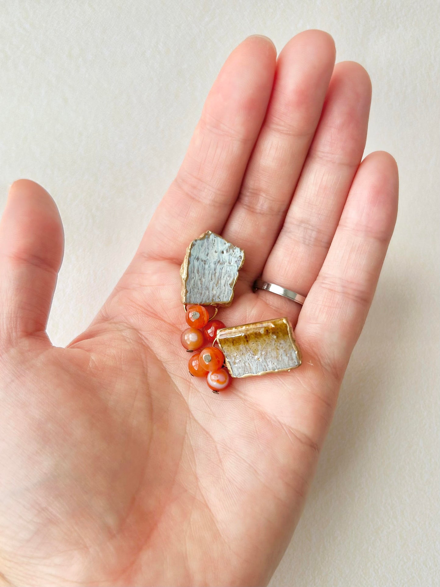 Imari Ware Kintsugi Titanium Earrings Gold Carnelian