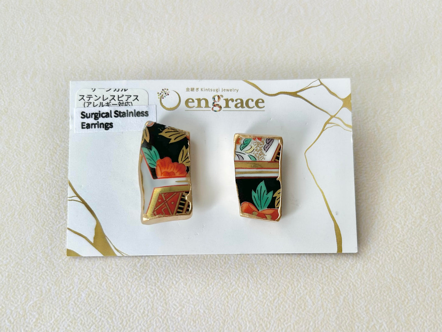 Imari Ware Kintsugi Titanium Earrings Gold Carnelian