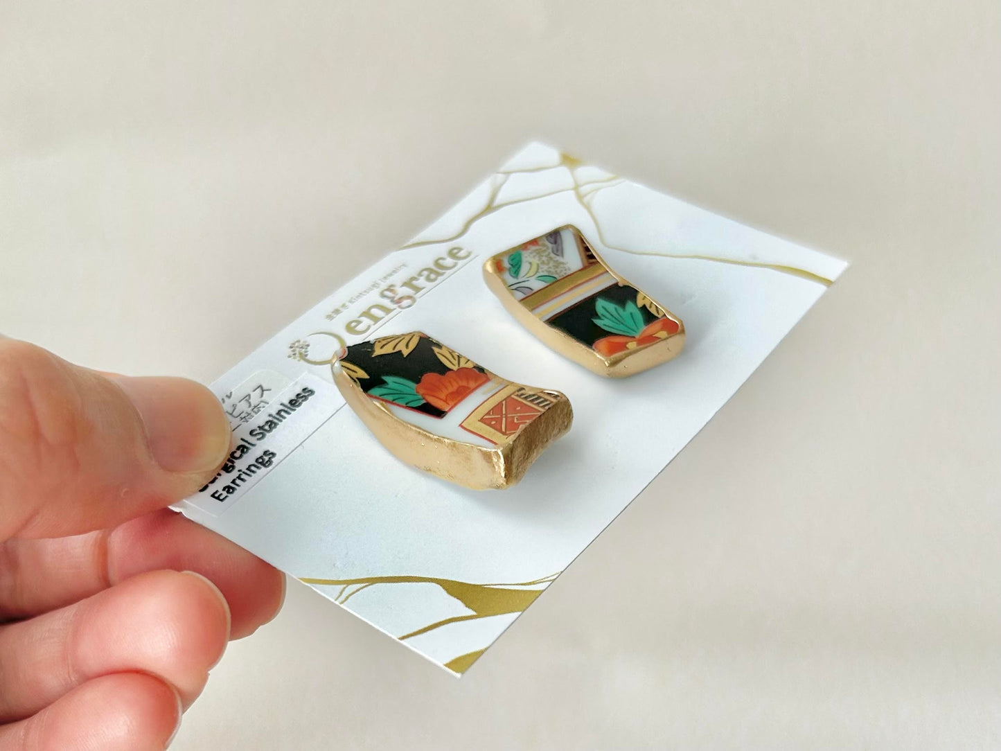 Imari Ware Kintsugi Titanium Earrings Gold Carnelian
