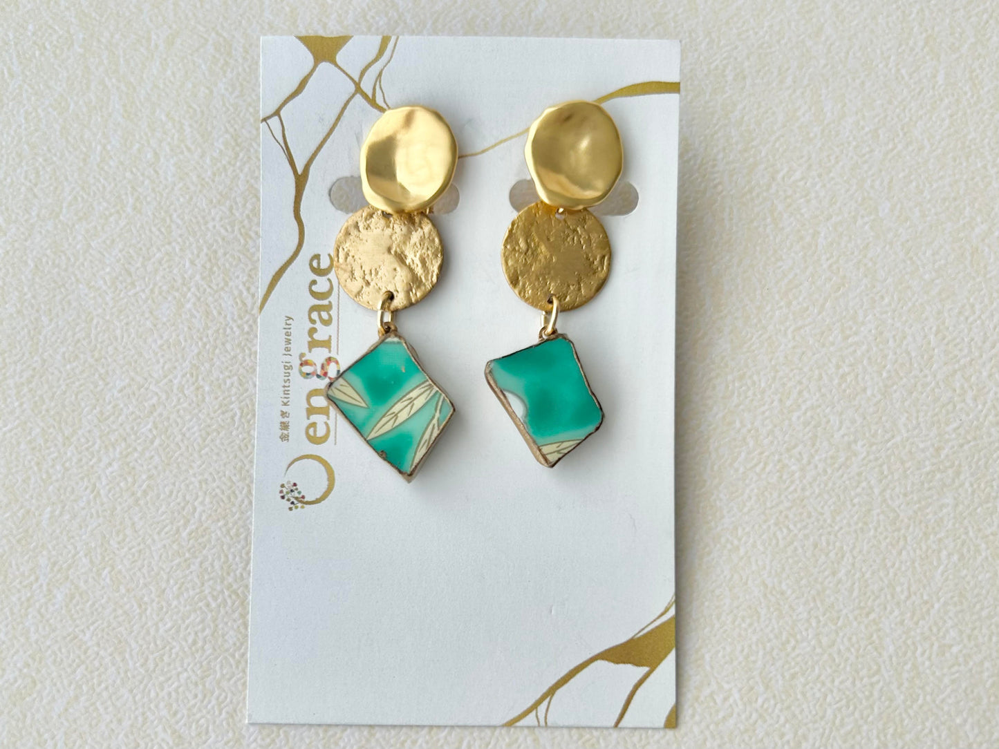Imari Ware Kintsugi Titanium Earrings Gold Carnelian
