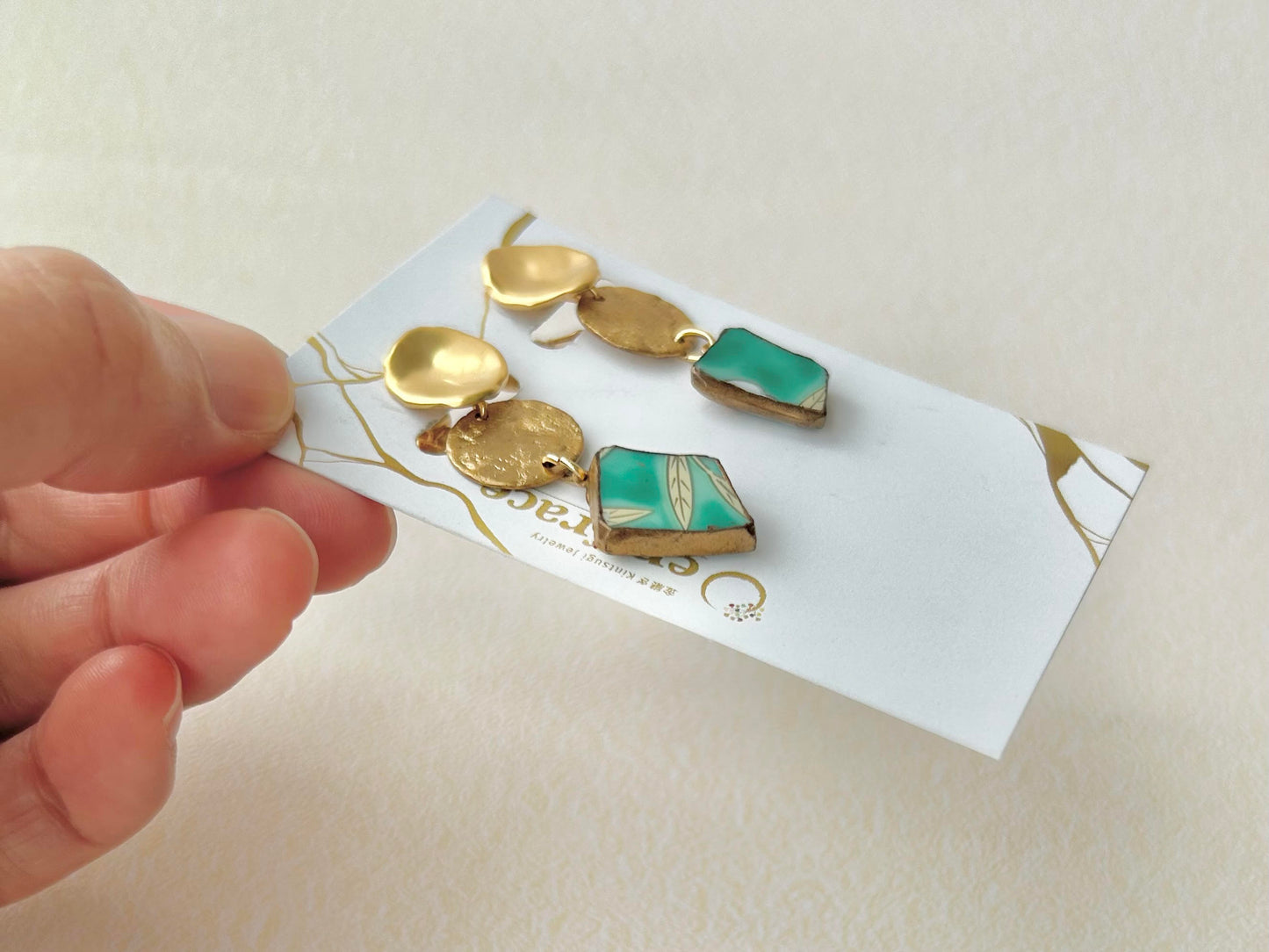 Imari Ware Kintsugi Titanium Earrings Gold Carnelian