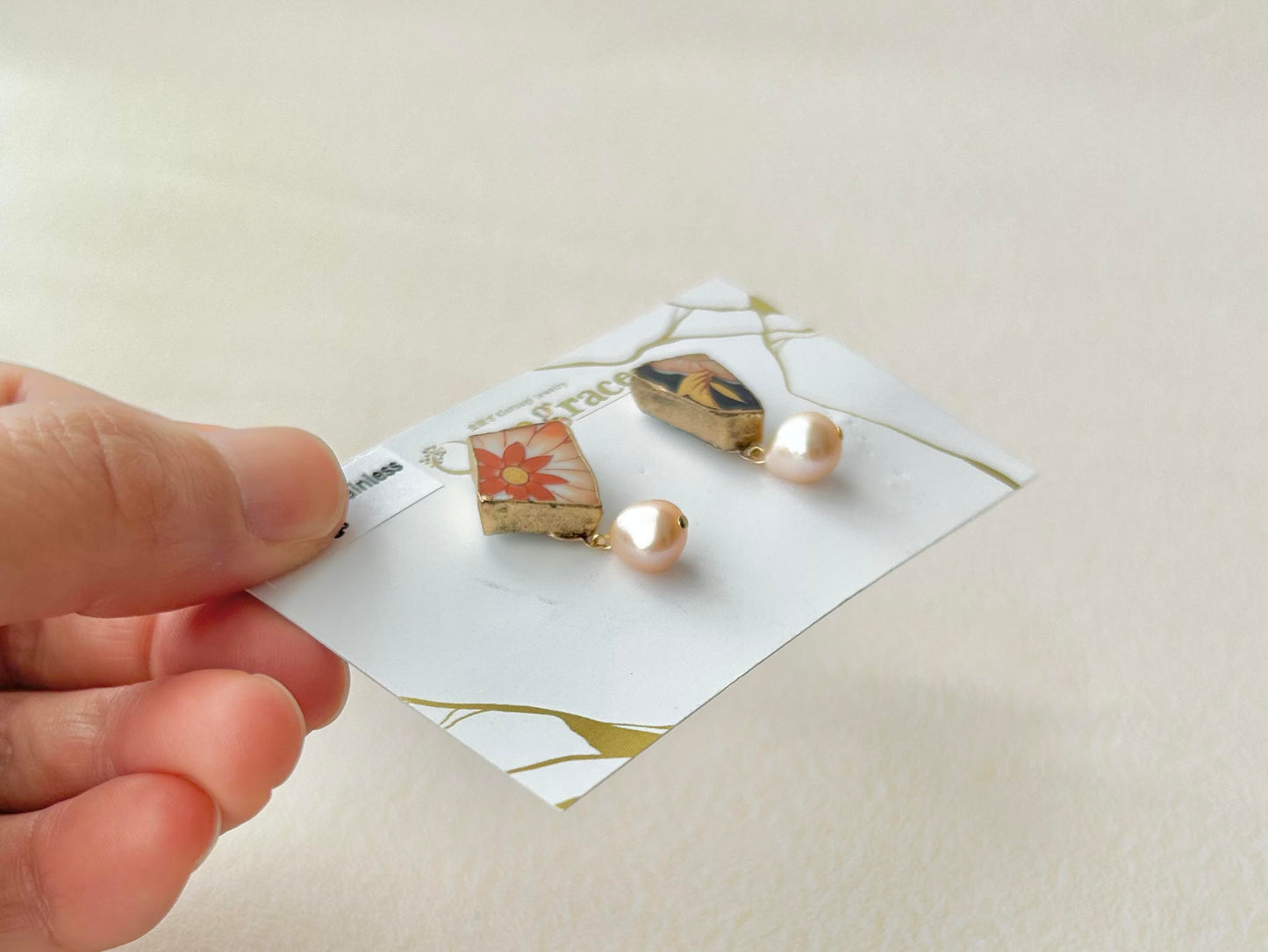 Imari Ware Kintsugi Titanium Earrings Gold Carnelian