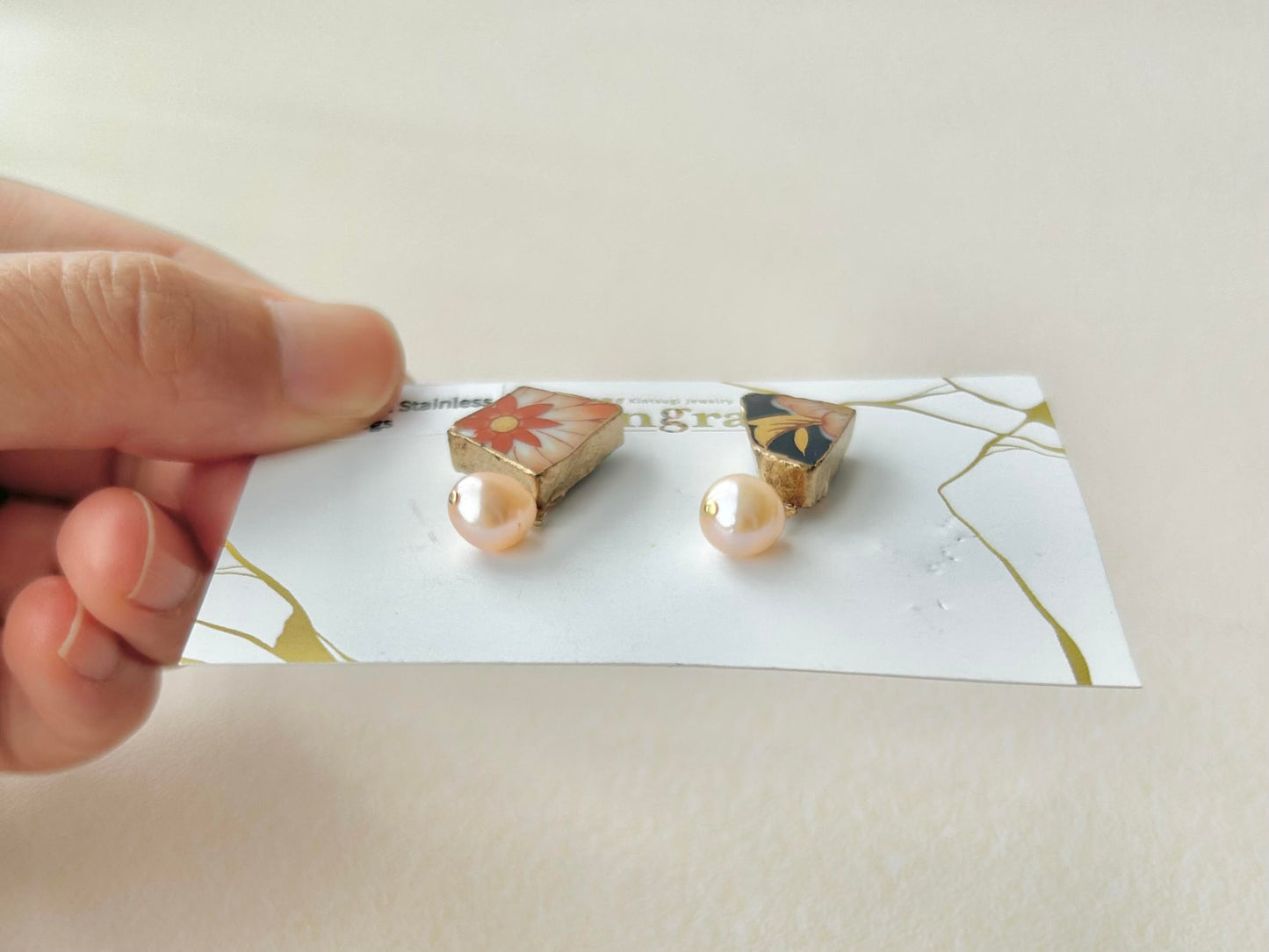 Imari Ware Kintsugi Titanium Earrings Gold Carnelian