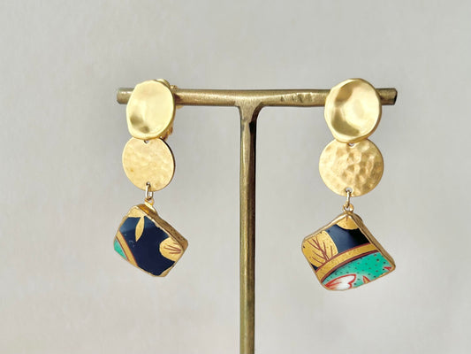 有田焼 金継ぎ ネジバネ式イヤリング 金色 リーフ柄 揺れる 伝統工芸 #242