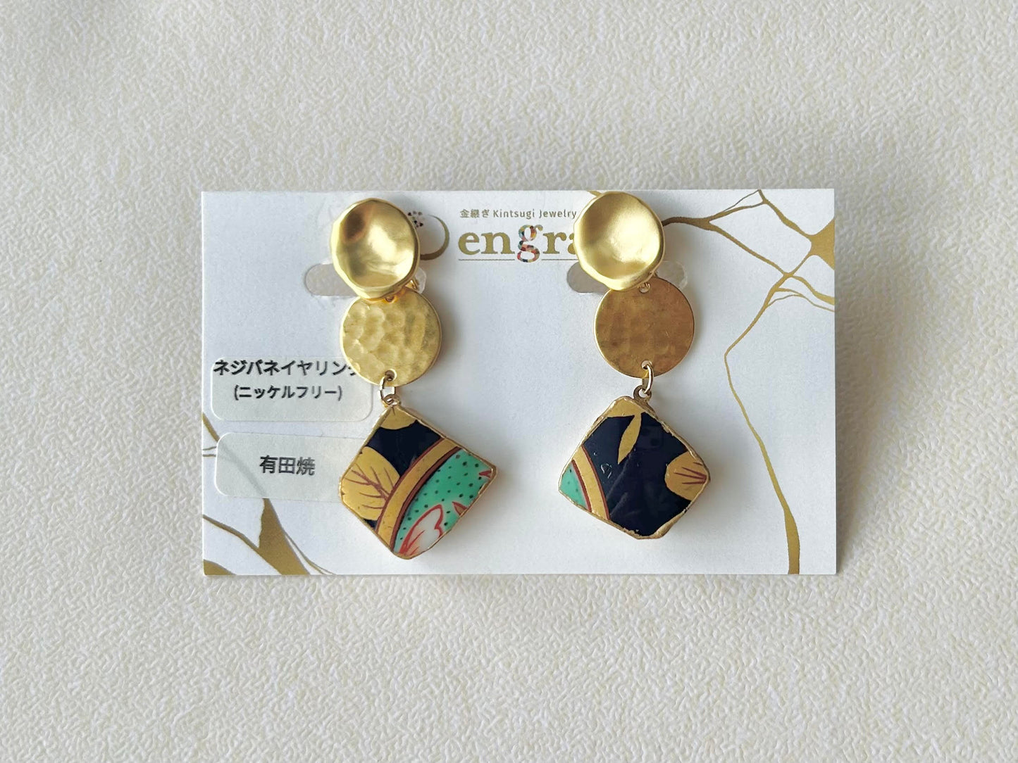 Imari Ware Kintsugi Titanium Earrings Gold Carnelian