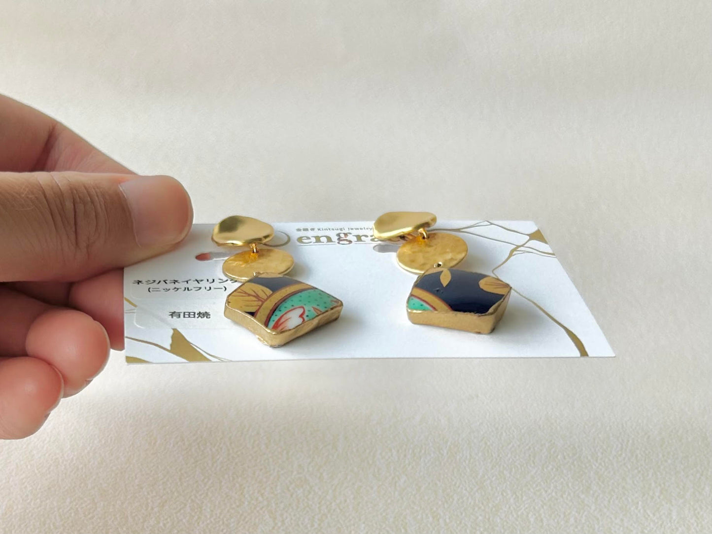 Imari Ware Kintsugi Titanium Earrings Gold Carnelian