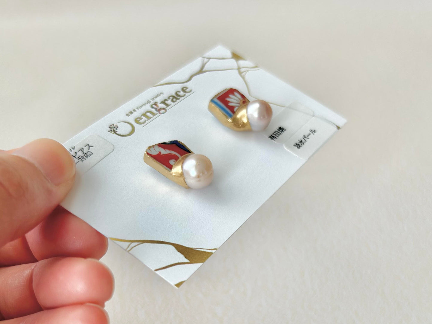 Imari Ware Kintsugi Titanium Earrings Gold Carnelian