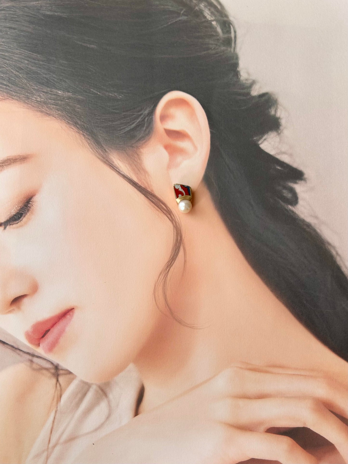 Imari Ware Kintsugi Titanium Earrings Gold Carnelian
