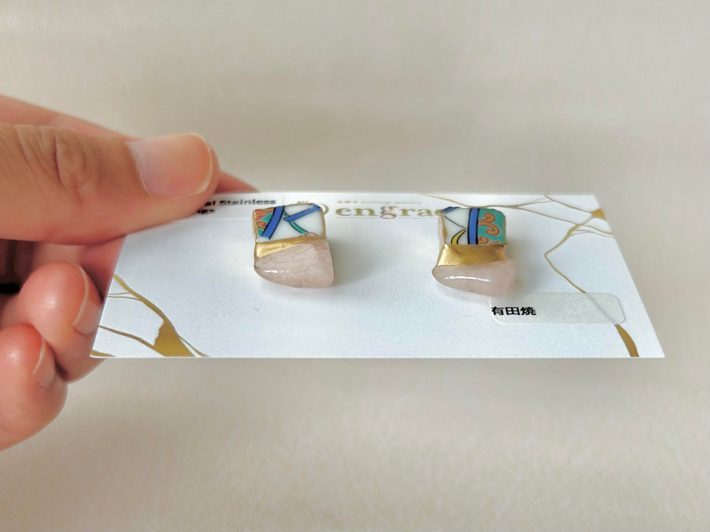 Imari Ware Kintsugi Titanium Earrings Gold Carnelian