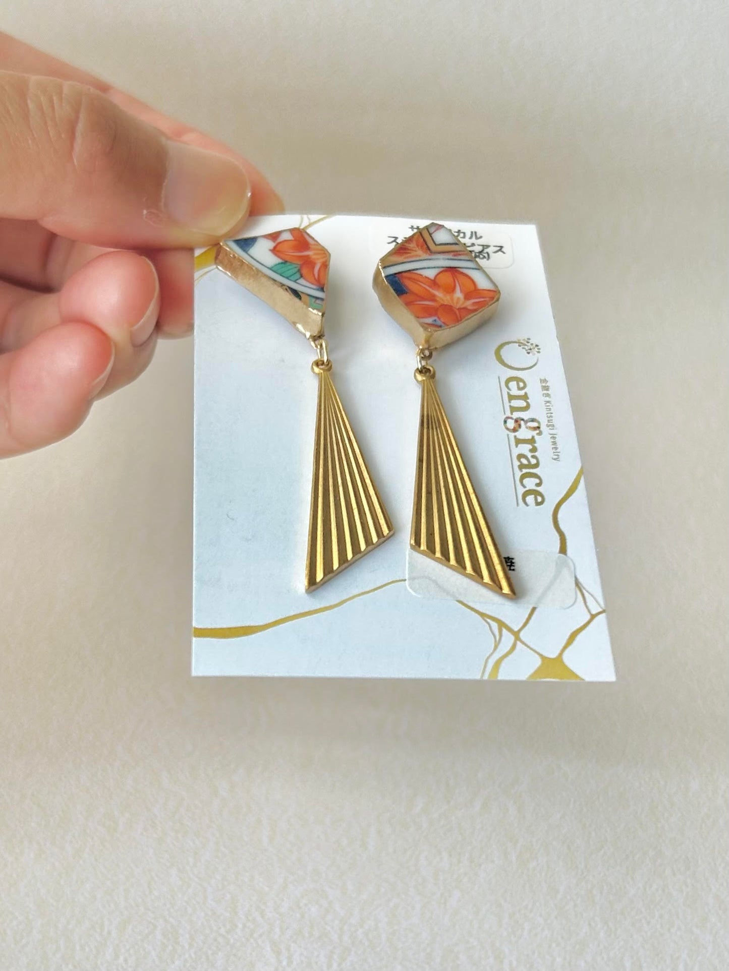 Imari Ware Kintsugi Titanium Earrings Gold Carnelian