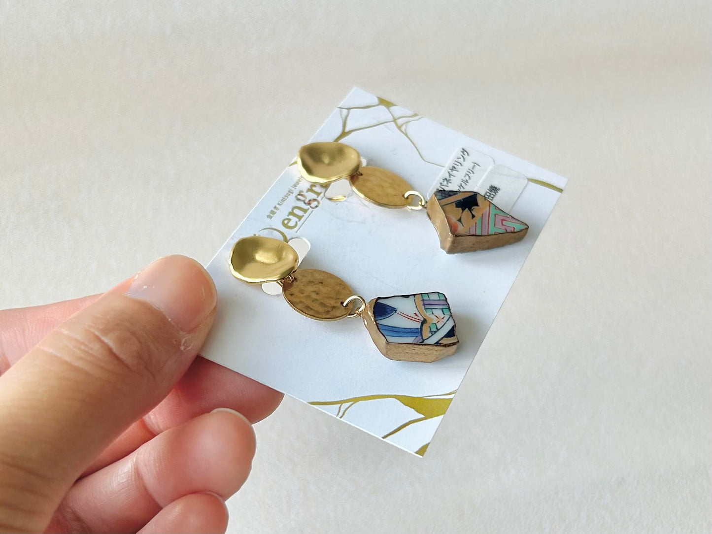 Imari Ware Kintsugi Titanium Earrings Gold Carnelian