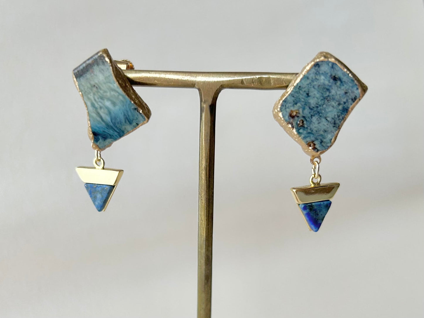 Imari Ware Kintsugi Titanium Earrings Gold Carnelian