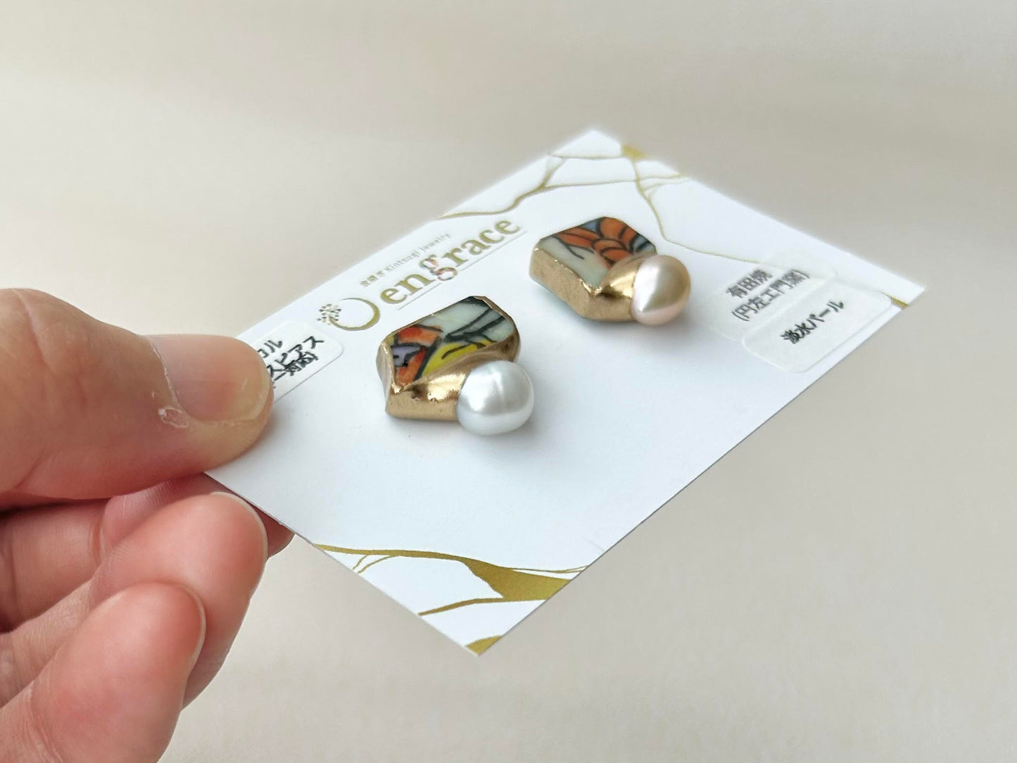 Imari Ware Kintsugi Titanium Earrings Gold Carnelian