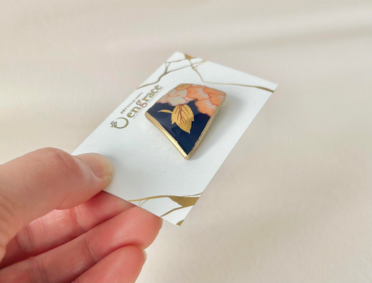 Imari Ware Kintsugi Titanium Earrings Gold Carnelian
