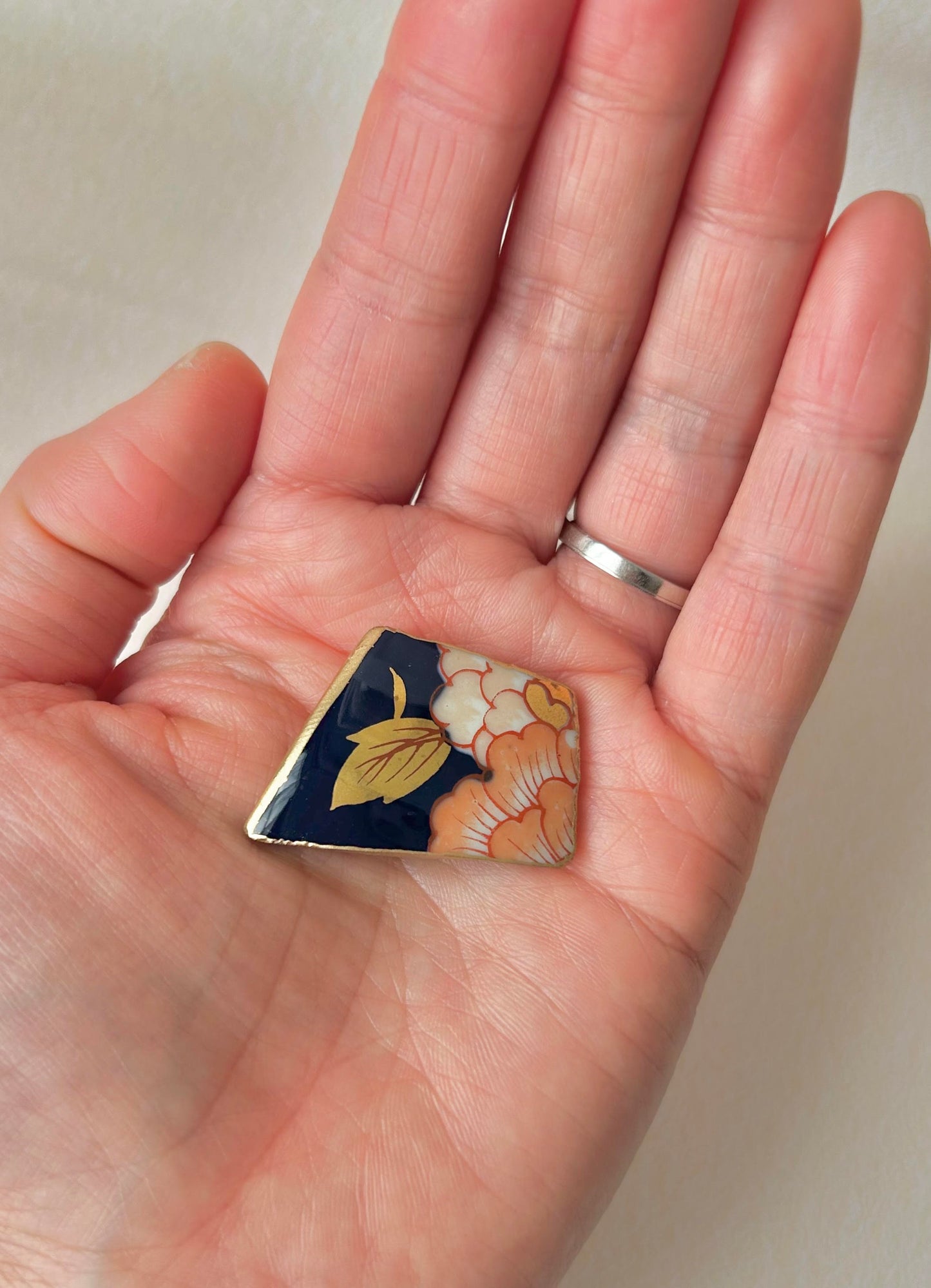 Imari Ware Kintsugi Titanium Earrings Gold Carnelian