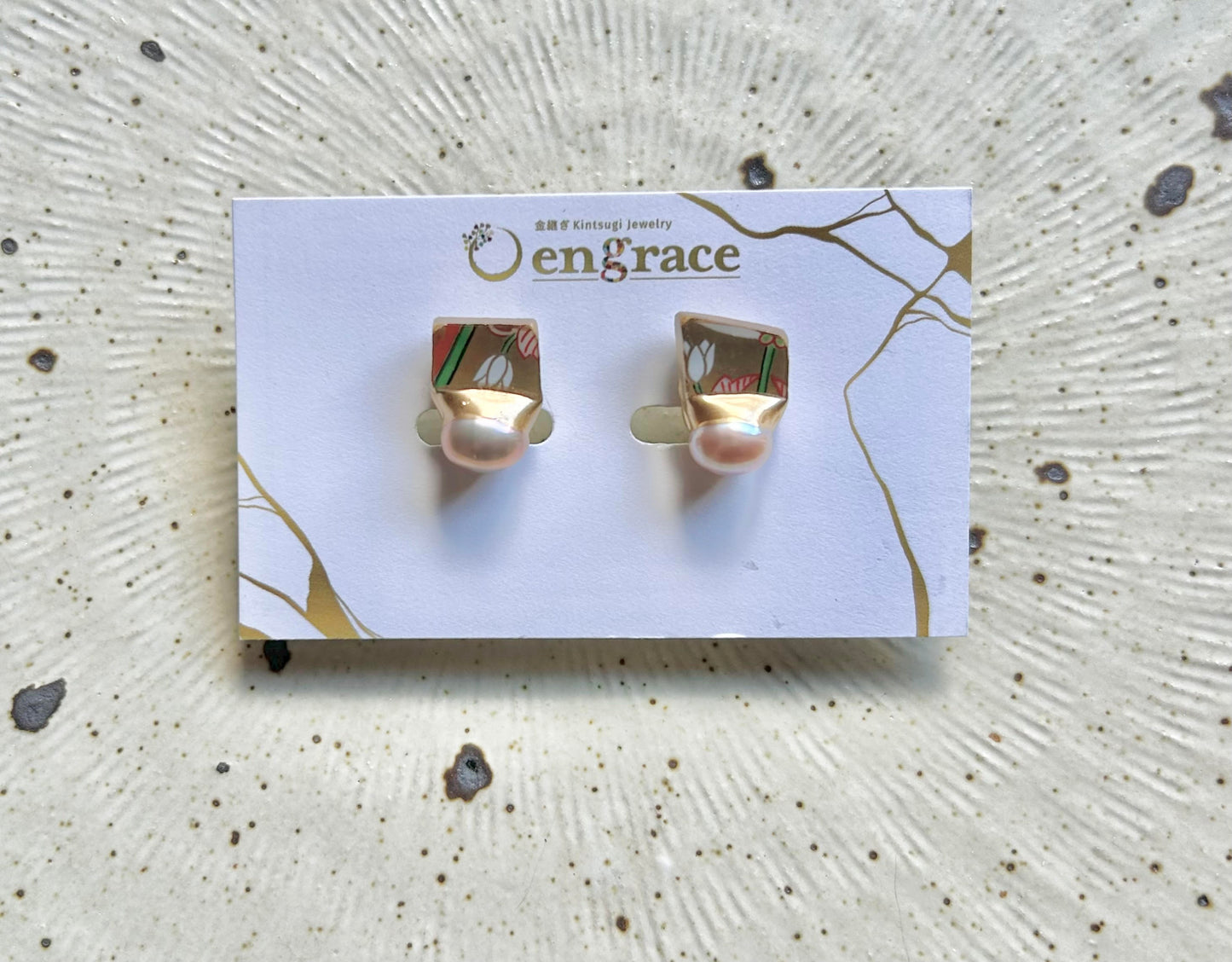 Imari Ware Kintsugi Titanium Earrings Gold Carnelian