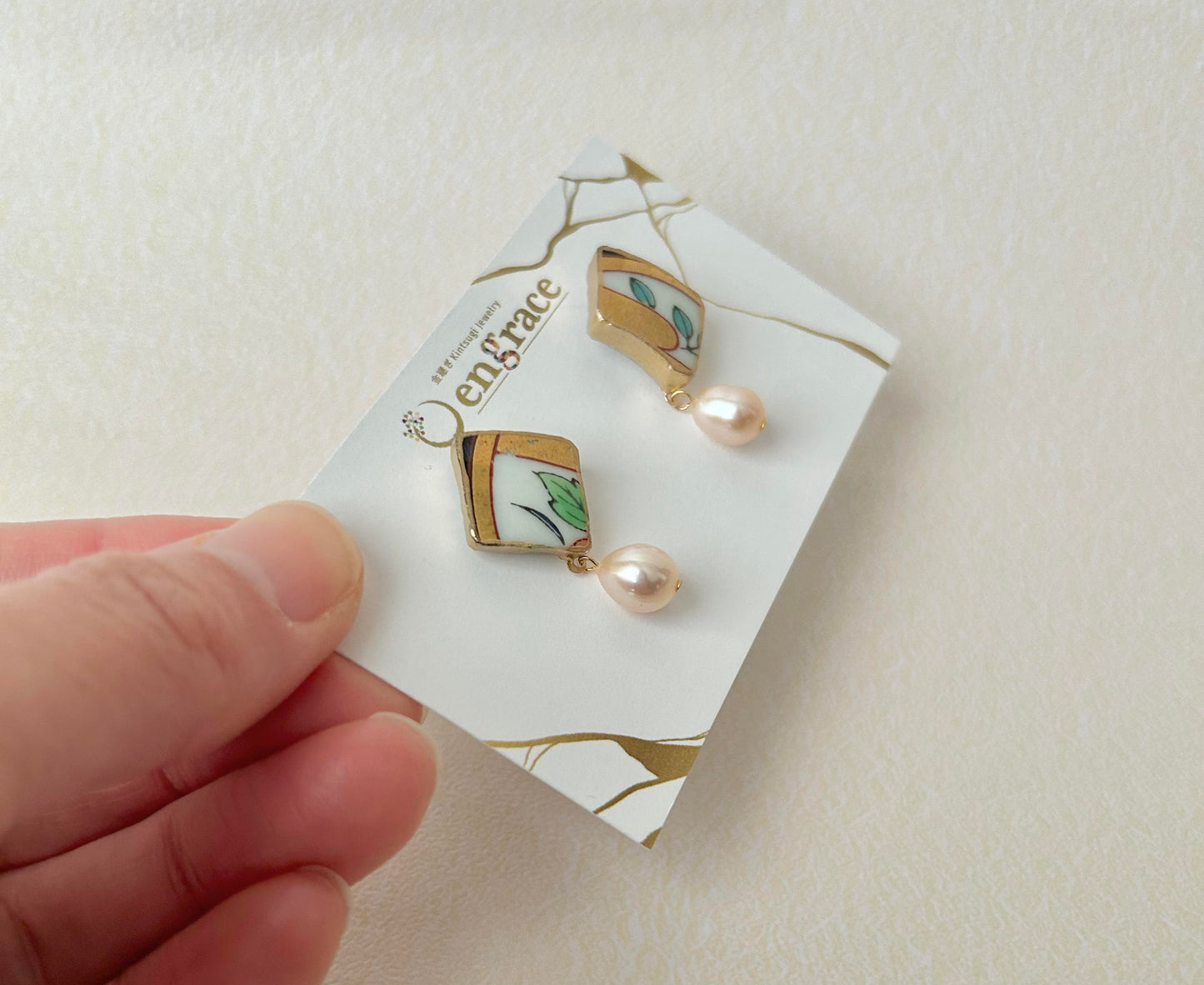 Imari Ware Kintsugi Titanium Earrings Gold Carnelian