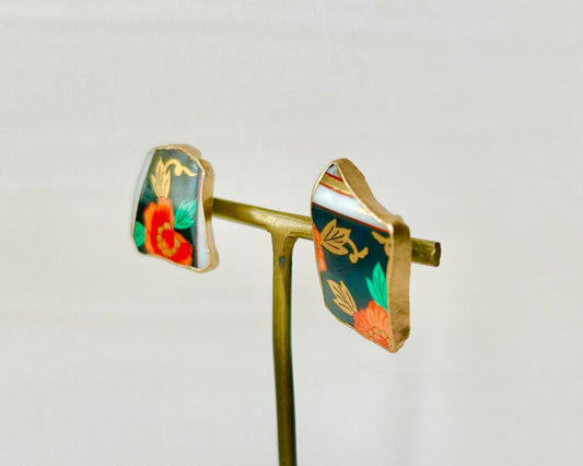 【金具が選べる】有田焼 金継ぎ ピアス イヤリング 金色 緑色 赤色 リーフ柄 花柄 伝統工芸 #84