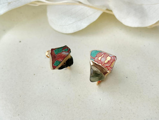 Imari Ware Kintsugi Titanium Earrings Gold Carnelian