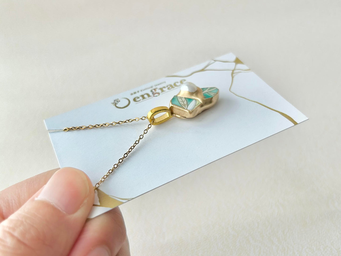 有田焼　金継ぎ　ネックレス　サージカルステンレスチェーン　アレルギー対応　18K　緑　リーフ柄　淡水パール　天然石　伝統工芸　＃291