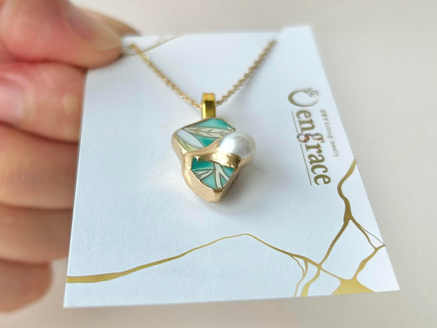 有田焼　金継ぎ　ネックレス　サージカルステンレスチェーン　アレルギー対応　18K　緑　リーフ柄　淡水パール　天然石　伝統工芸　＃291