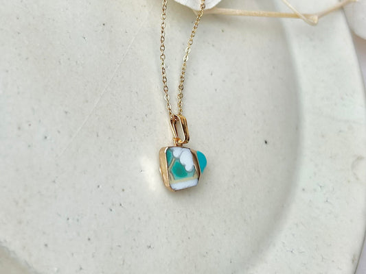 有田焼　金継ぎ　ネックレス　サージカルステンレスチェーン　アレルギー対応　18K　緑　リーフ柄　ターコイズ　天然石　伝統工芸　＃293