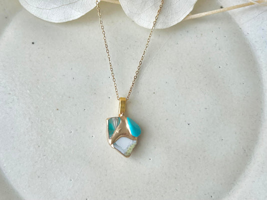 有田焼　金継ぎ　ネックレス　サージカルステンレスチェーン　アレルギー対応　18K　緑　リーフ柄　花柄　ターコイズ　天然石　伝統工芸　＃295