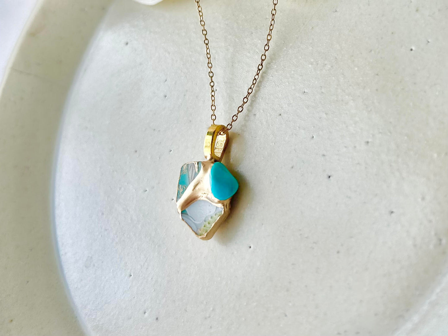 有田焼　金継ぎ　ネックレス　サージカルステンレスチェーン　アレルギー対応　18K　緑　リーフ柄　花柄　ターコイズ　天然石　伝統工芸　＃295