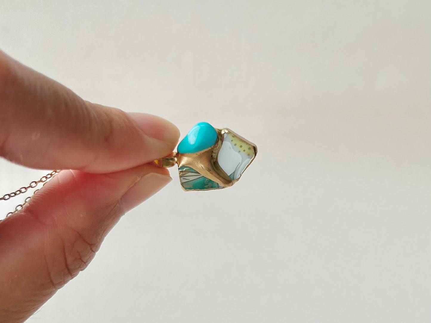 有田焼　金継ぎ　ネックレス　サージカルステンレスチェーン　アレルギー対応　18K　緑　リーフ柄　花柄　ターコイズ　天然石　伝統工芸　＃295