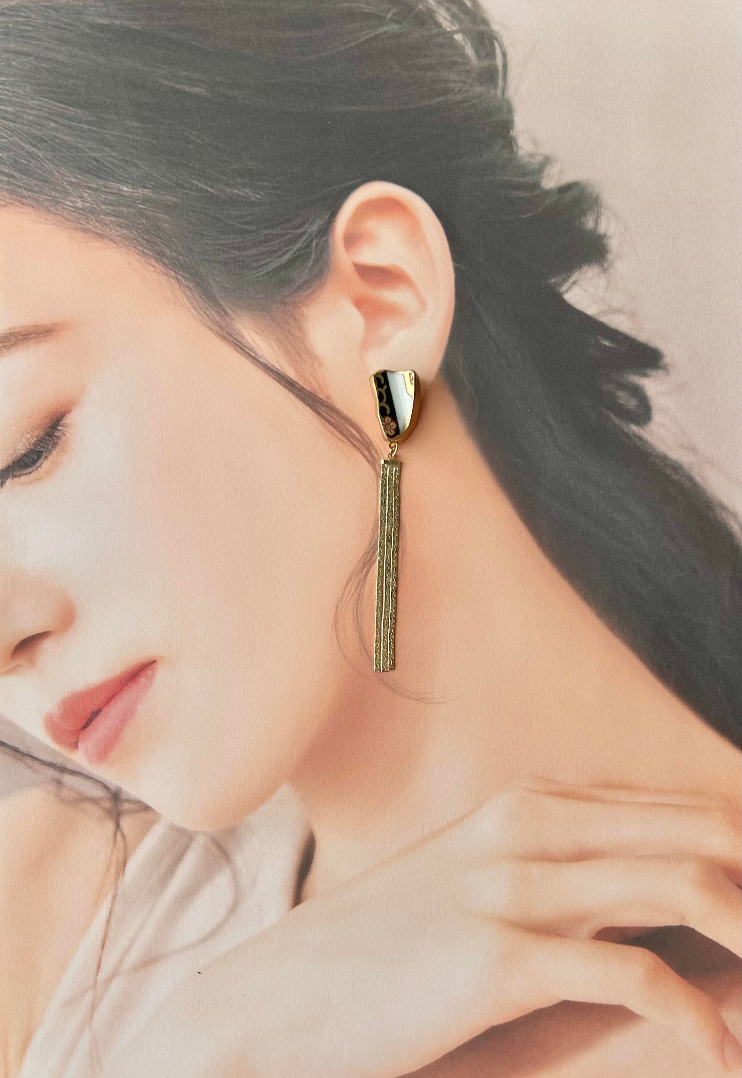 有田焼 　金継ぎ　サージカルステンレスピアス　花柄　和柄　ゴールドスウィングパーツ　揺れる　伝統工芸　＃301